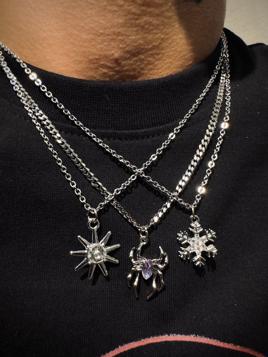 Spider & snow necklace set