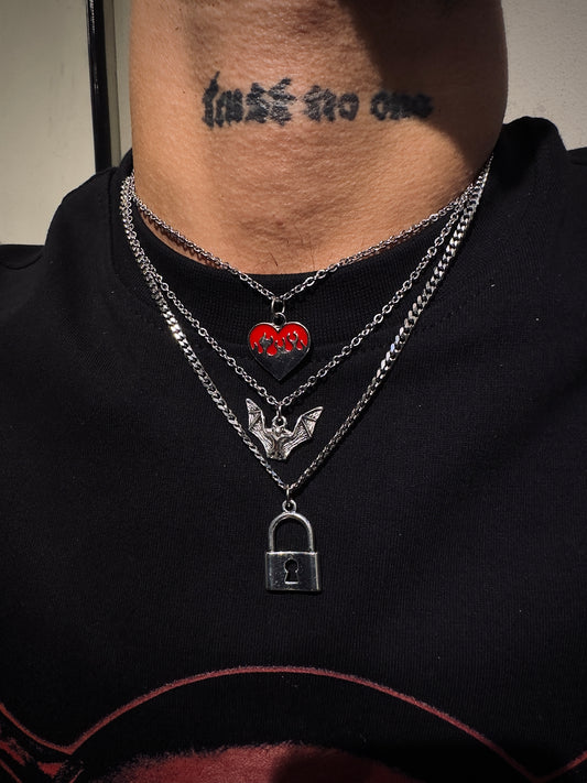 Flame heart & bat necklace set