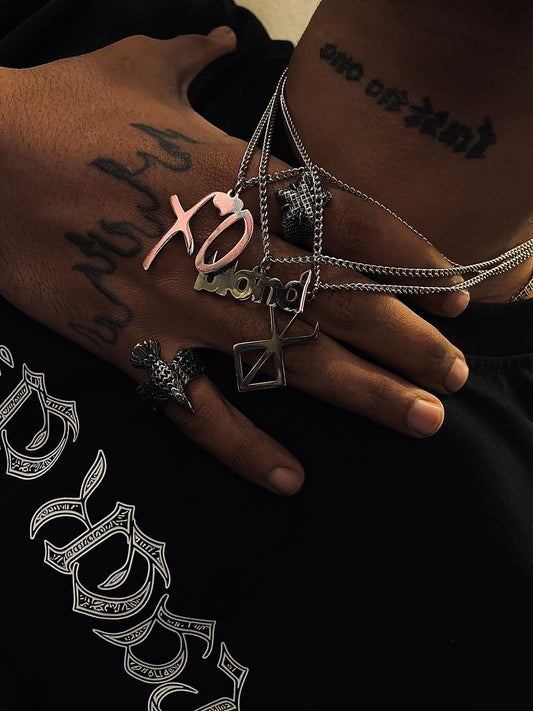 XO,blonde, berserk necklace