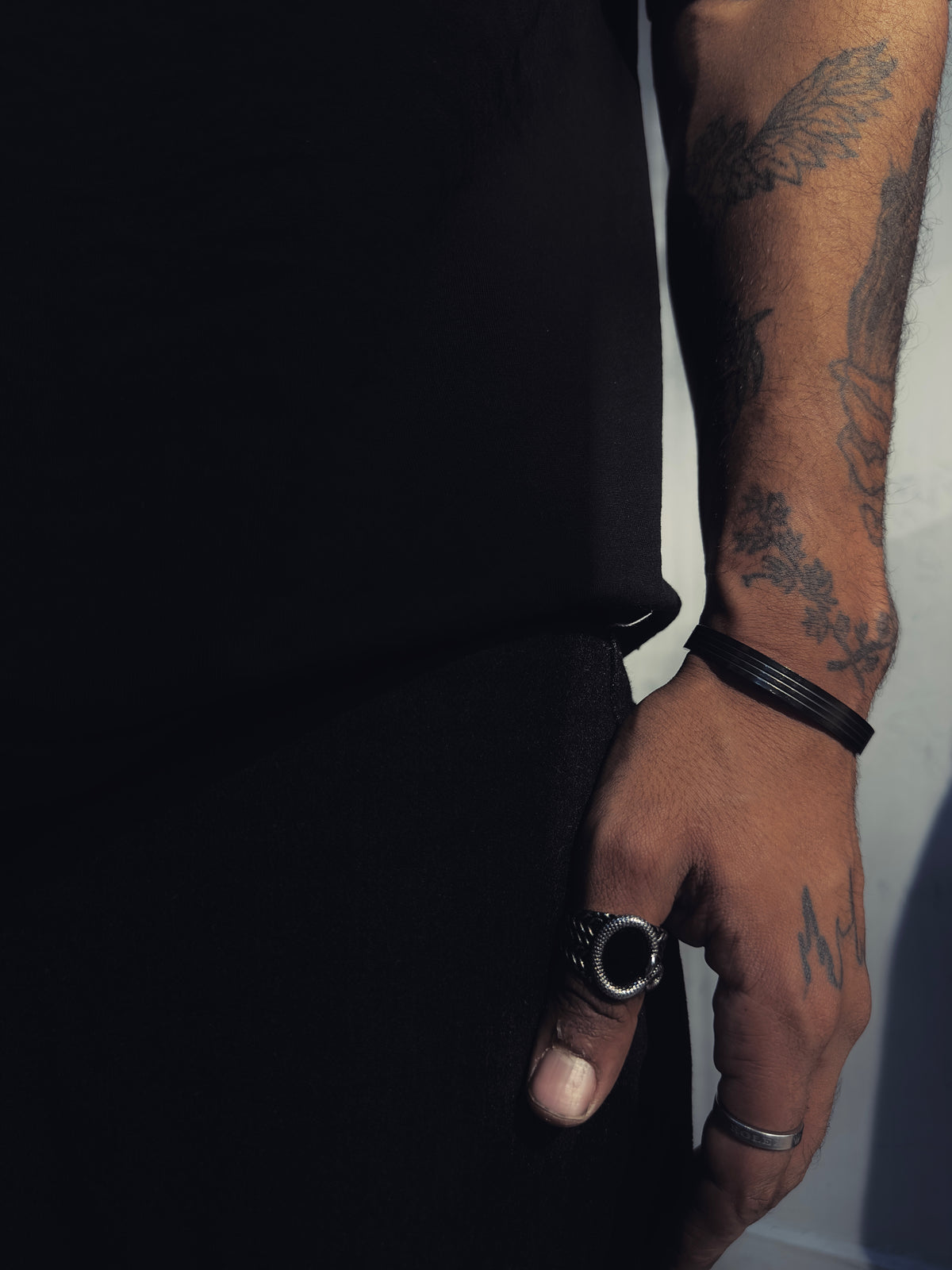 LINED BRACELET