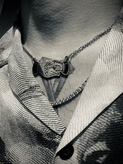 Trust no one necklace