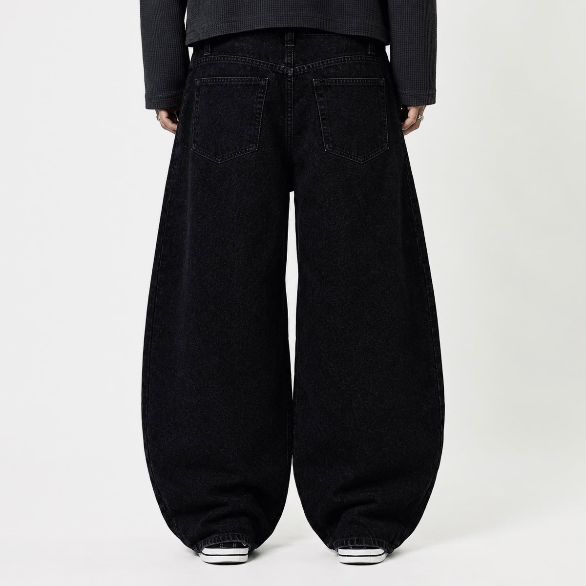 BLACK JEANS BALLOON FIT