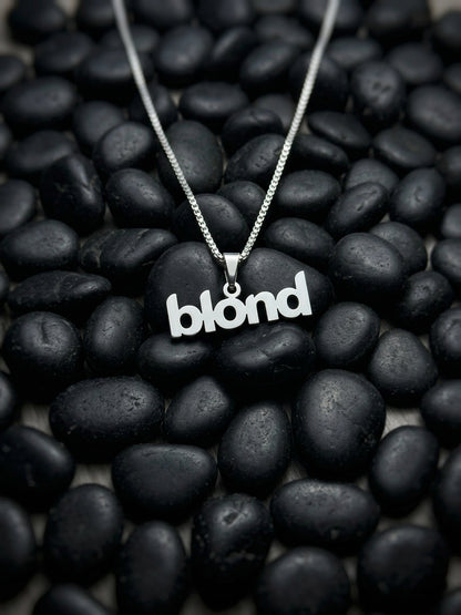 XO,blonde, berserk necklace